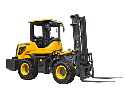 越野叉车的基本设备有什么优势？